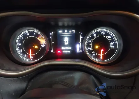 2016 Jeep Cherokee Latitude z USA, uszkodzony, nr VIN 1C4PJMCS1GW248474